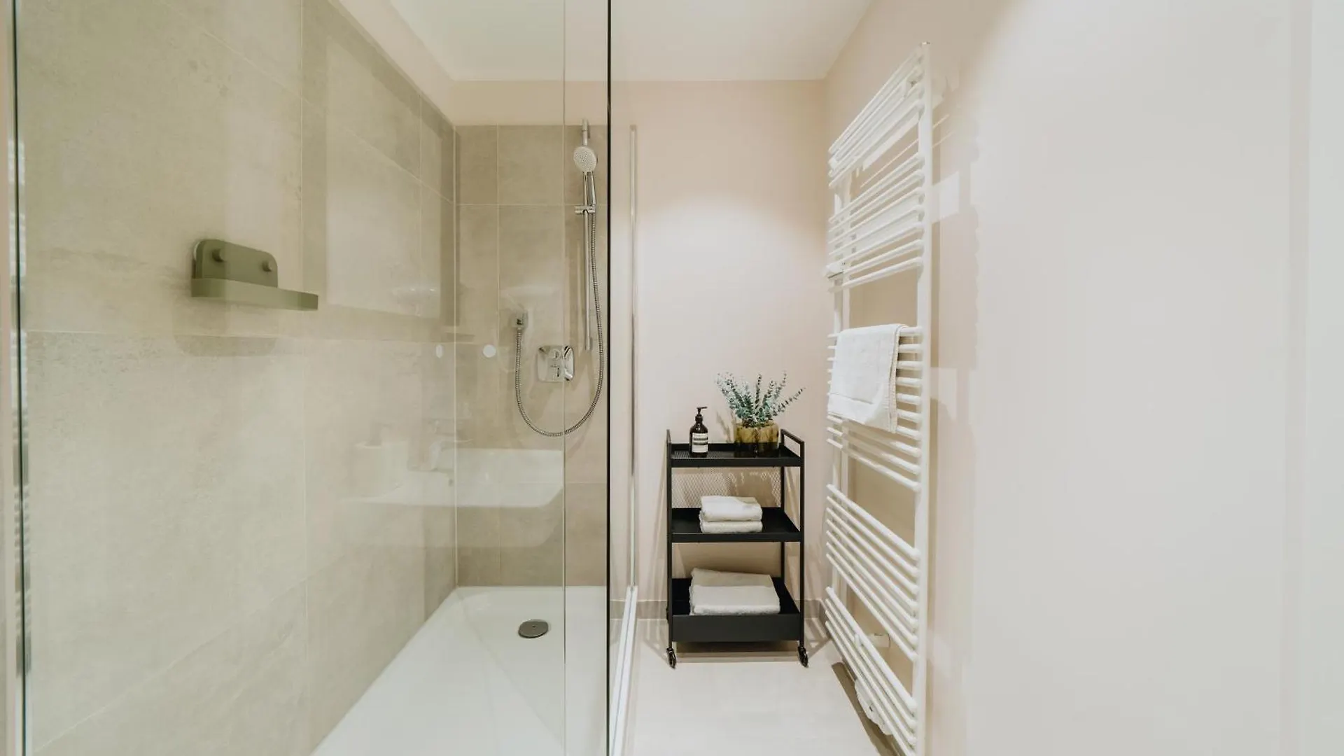 Appartement Homely Berlin - Huge Terrace, Modern, Quiet, Near Kudamm
