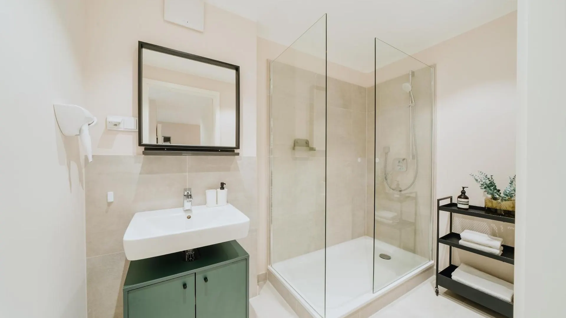 Appartement Homely Berlin - Huge Terrace, Modern, Quiet, Near Kudamm Allemagne